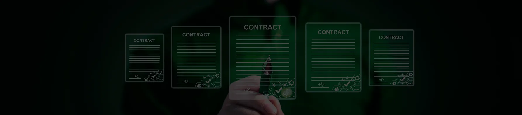 Mão selecionando documentos em uma interface digital, representando a gestão para grandes volumes de contratos.